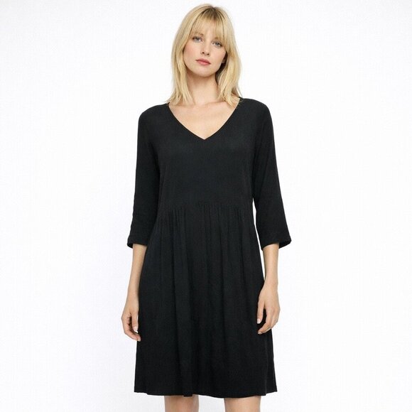 Garnet Hill Dresses & Skirts - Garnet Hill black dress  v-neck viscose loose relaxed fit lagenlook size 6